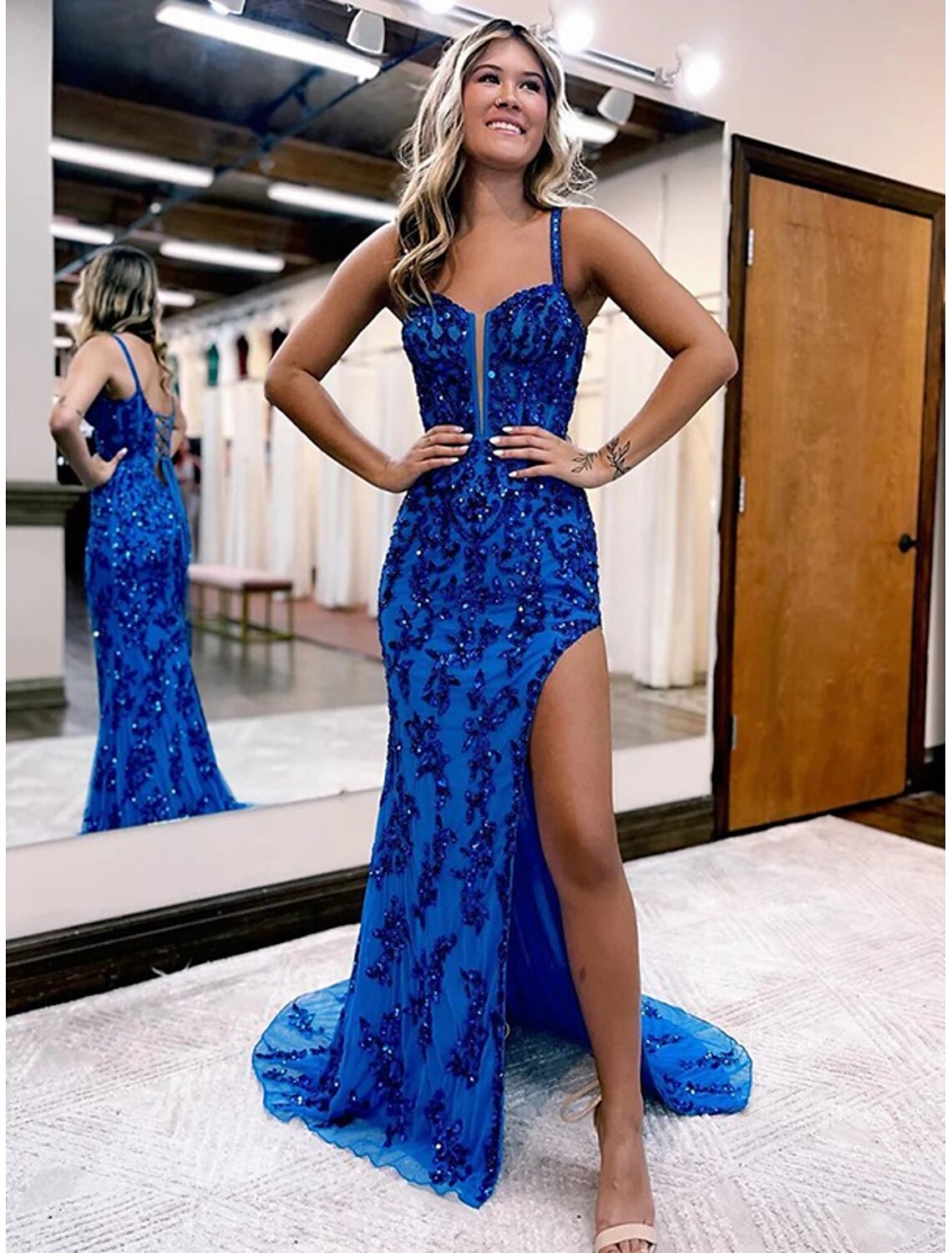 Meerjungfrau/Trompete Abendkleid mit offenem Rücken Kleid für formelle Hochzeitsgäste Sweep/Pinselzug Ärmellos V-Ausschnitt Tüll Rückenfrei mit Schlitzapplikationen